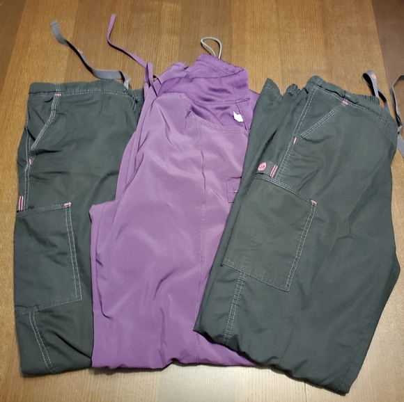 spread good cheer Pants - Lot of 3 scrub pants M. 2 pair black,1 pair purple